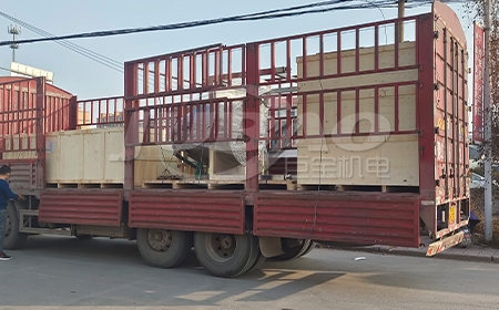 江西宋先生訂購的真空上料機(jī)木箱打包完畢，準(zhǔn)備發(fā)貨